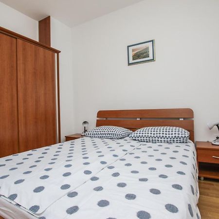 Apartments Cvitan 1. Floor Πόρετς Εξωτερικό φωτογραφία