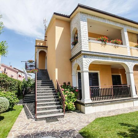 Apartments Cvitan 1. Floor Πόρετς Εξωτερικό φωτογραφία