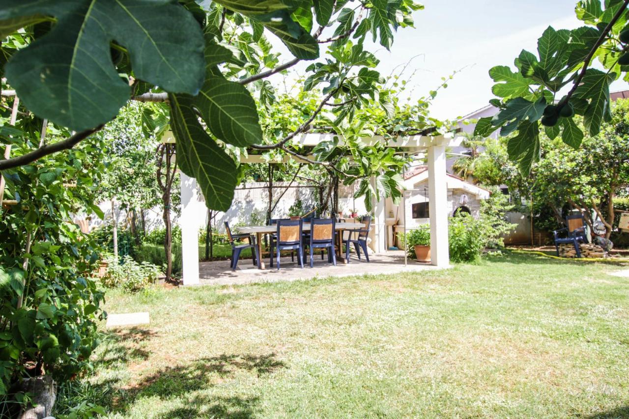 Apartments Cvitan 1. Floor Πόρετς Εξωτερικό φωτογραφία