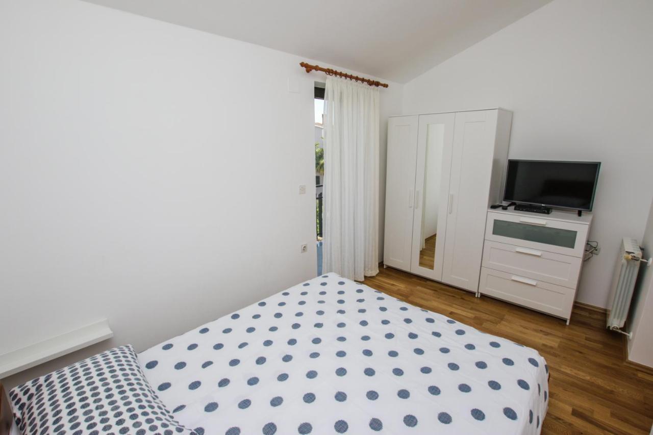 Apartments Cvitan 1. Floor Πόρετς Εξωτερικό φωτογραφία