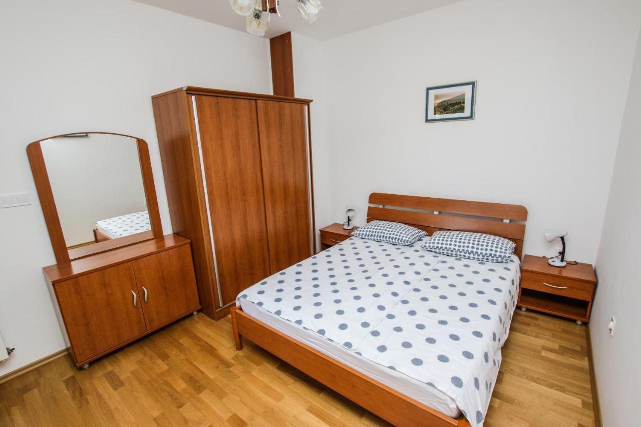 Apartments Cvitan 1. Floor Πόρετς Εξωτερικό φωτογραφία