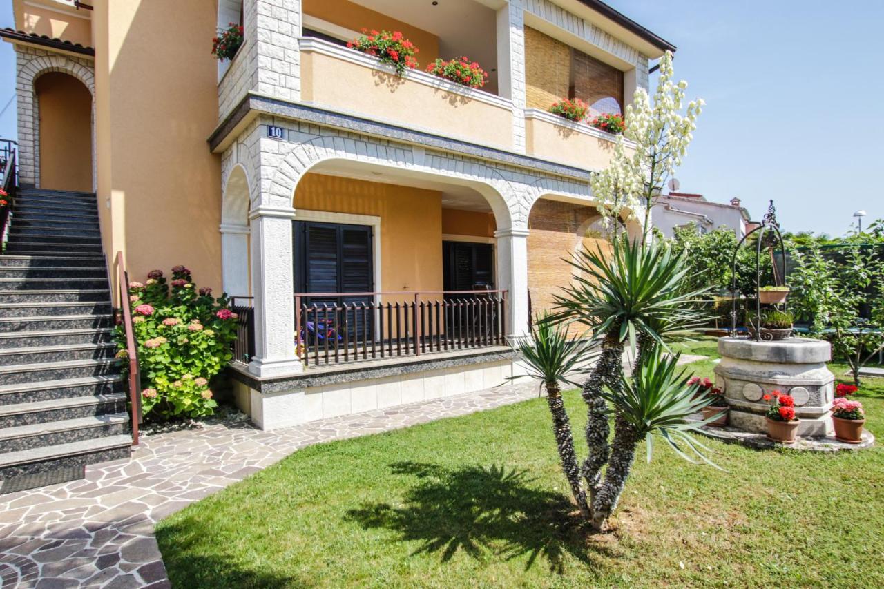 Apartments Cvitan 1. Floor Πόρετς Εξωτερικό φωτογραφία